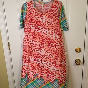 American Curvy Size 1X dress in bright & vibrant colors